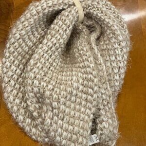 NEW Sonoma Women's Chunky Knit Infinity Loop Scarf Tan & Beige.  New with Tags.